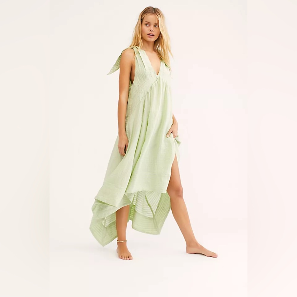 Free People Celine mid/max dress honeydew color. Size Medium